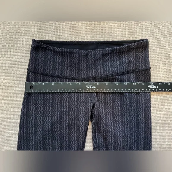 Lululemon Wunder Under Crop Capris Gray Size 6 - Picture 5 of 8